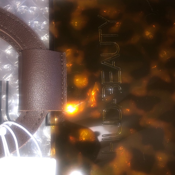 🇦🇪 Huda Beauty Brown Obsessions makeup bag - Picture 6 of 6